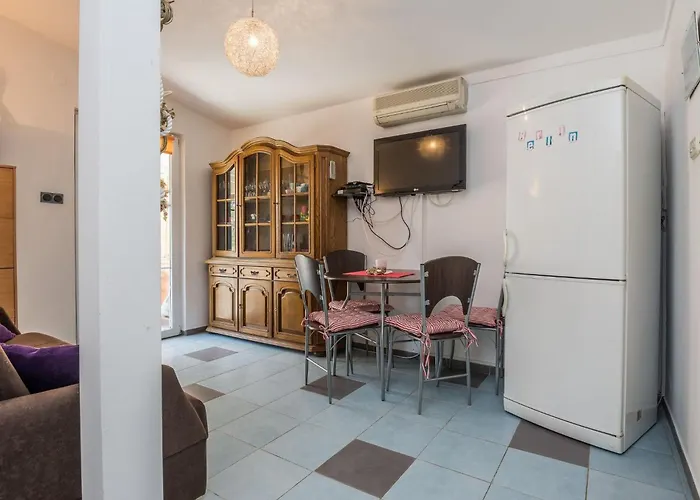 Horvatic 1 By Interhome